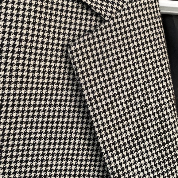 Irvine Park sport coat size 46. - Picture 2 of 5